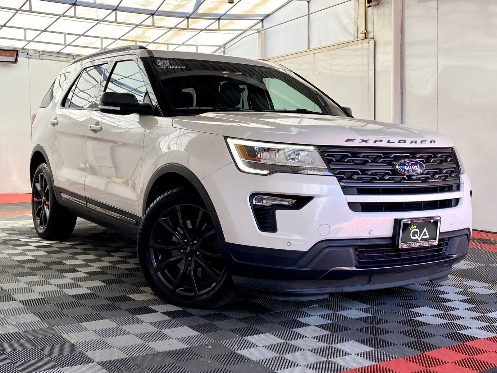 2018 FORD Explorer