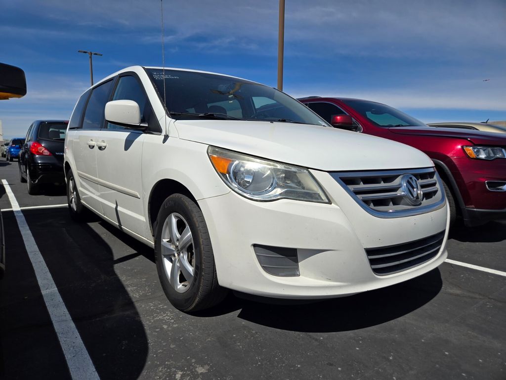 2011 VOLKSWAGEN Routan