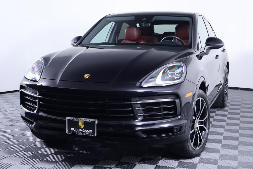 2022 PORSCHE Cayenne