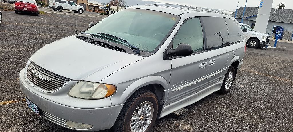 2001 CHRYSLER Town and Country