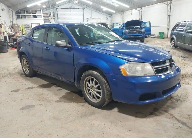 2013 DODGE Avenger