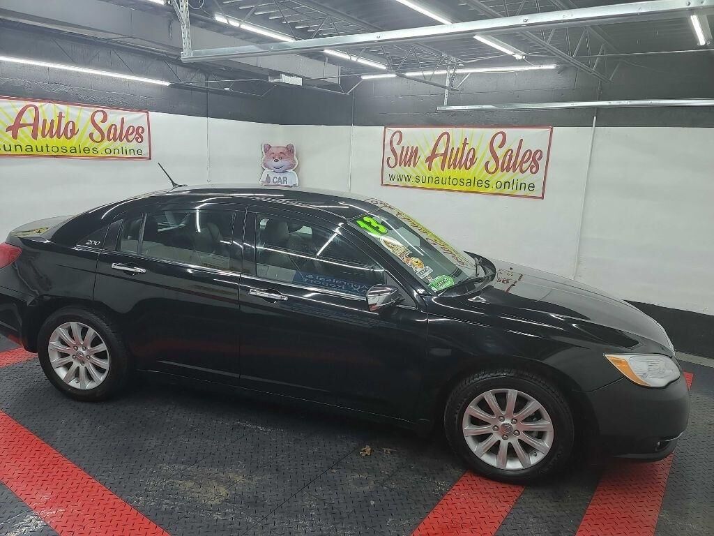 2013 CHRYSLER 200