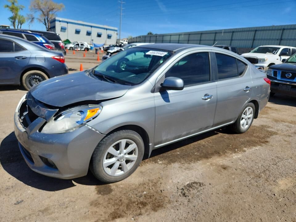 2013 NISSAN Versa