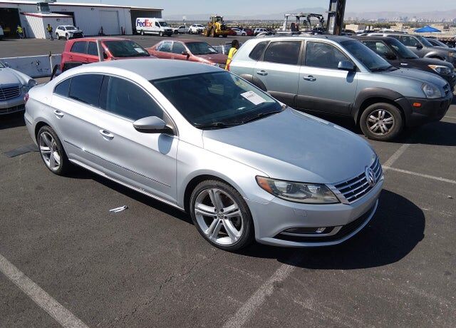 2013 VOLKSWAGEN Passat