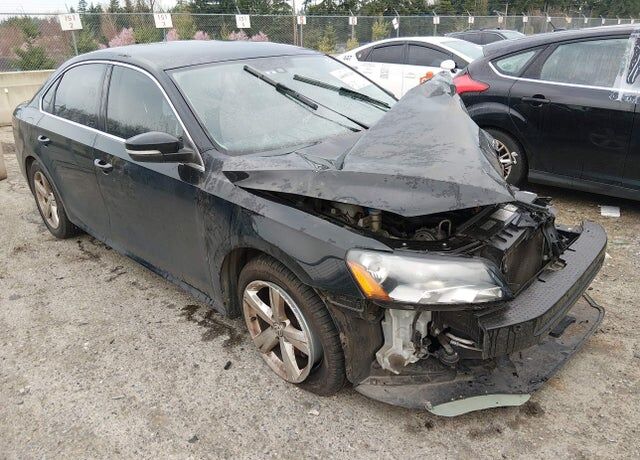 2013 VOLKSWAGEN Passat