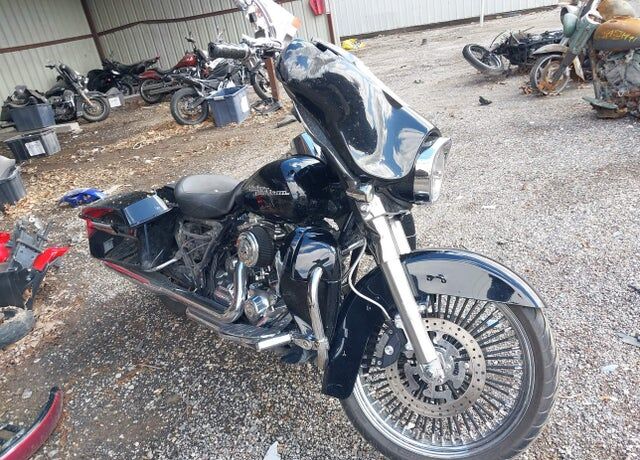 2012 HARLEY DAVIDSON Street Glide 103