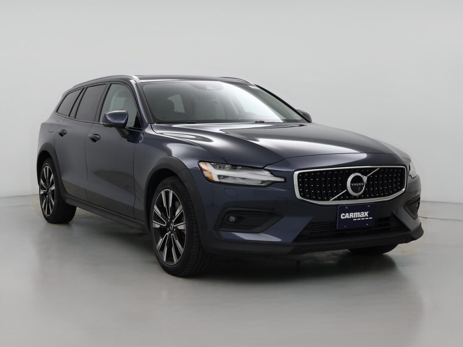 2022 VOLVO V60CC