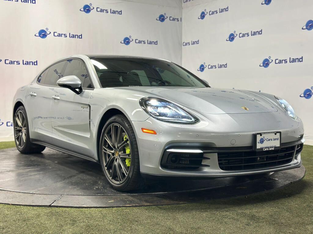 2018 PORSCHE Panamera