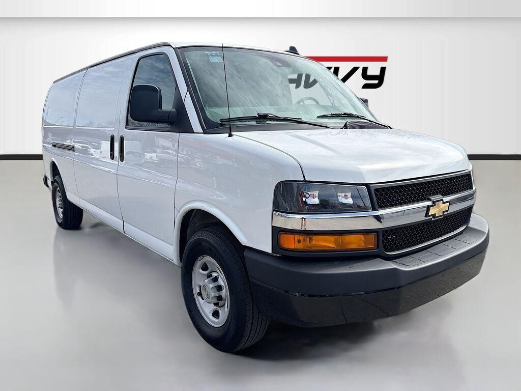 2024 CHEVROLET Express