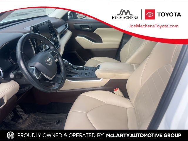 2022 TOYOTA Highlander