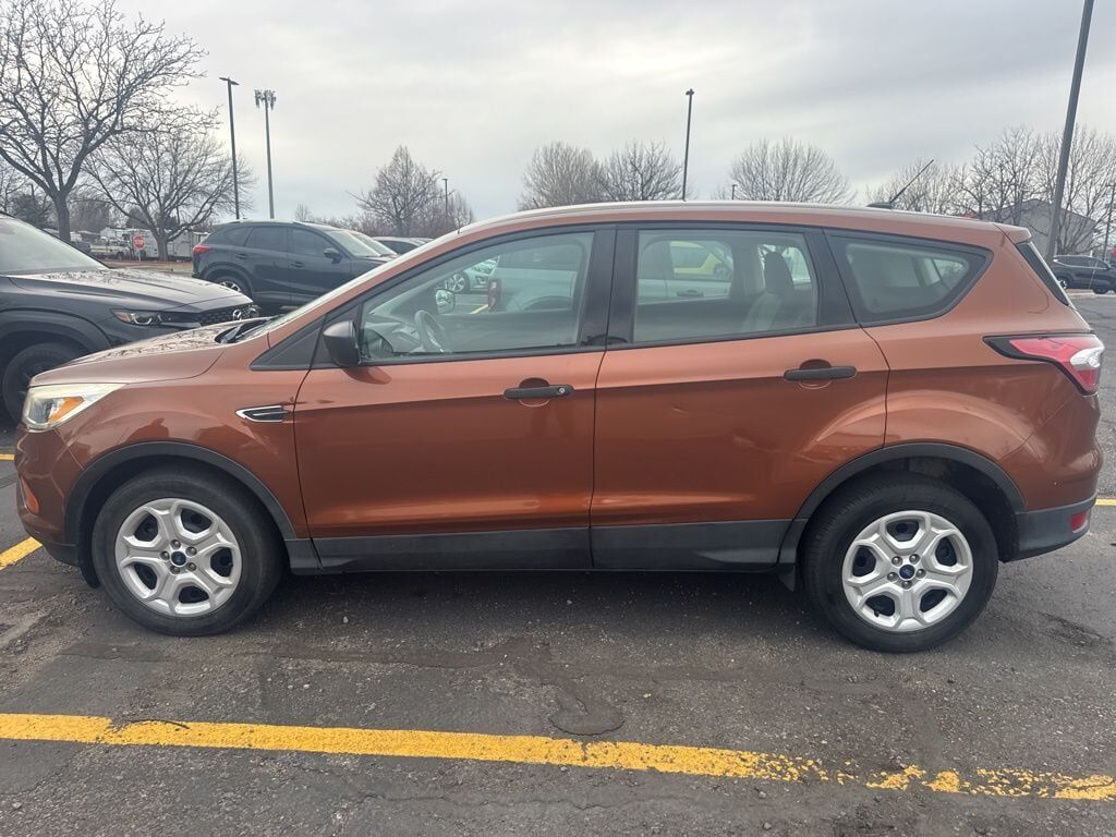 2017 FORD Escape
