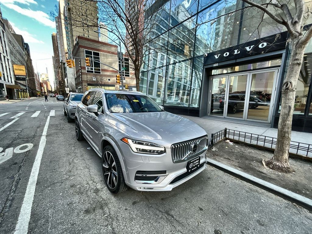 2023 VOLVO XC90