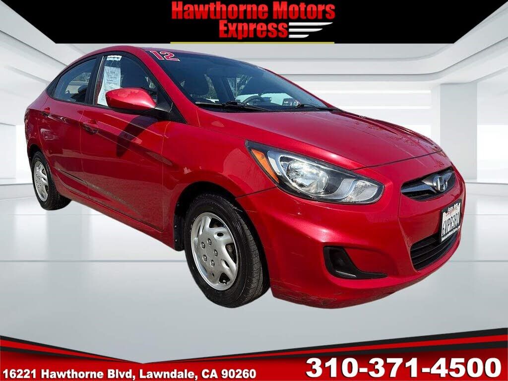 2012 HYUNDAI Accent