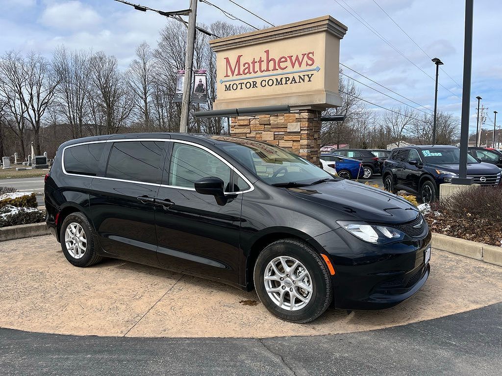 2023 CHRYSLER Voyager