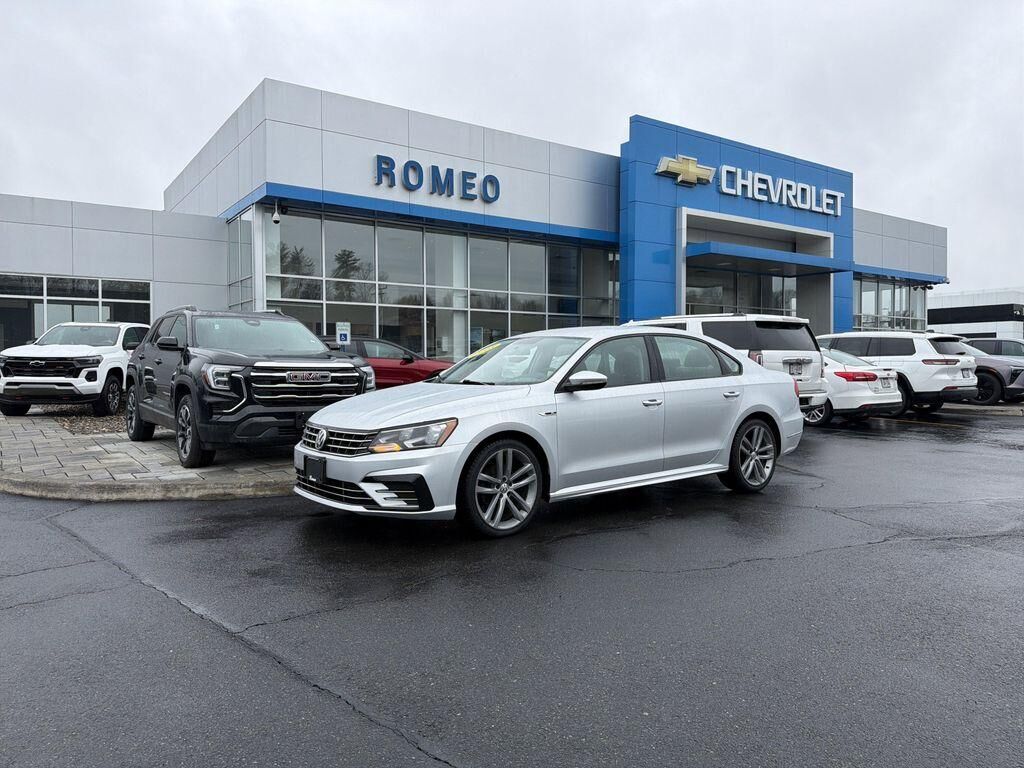 2018 VOLKSWAGEN Passat