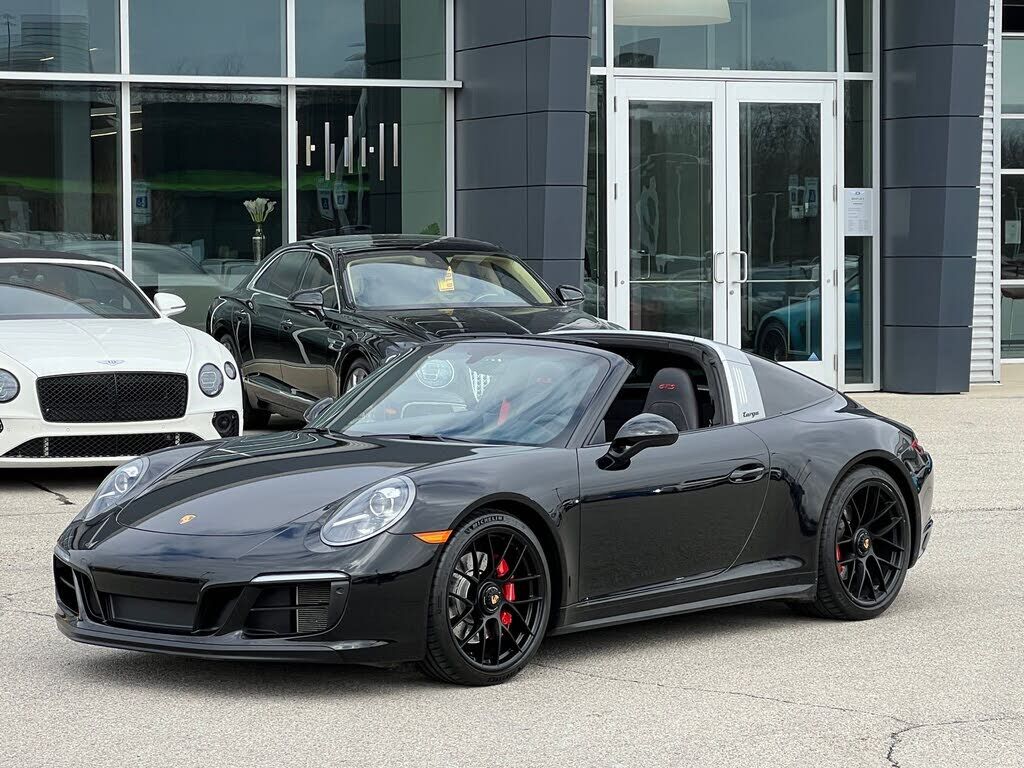 2019 PORSCHE 911