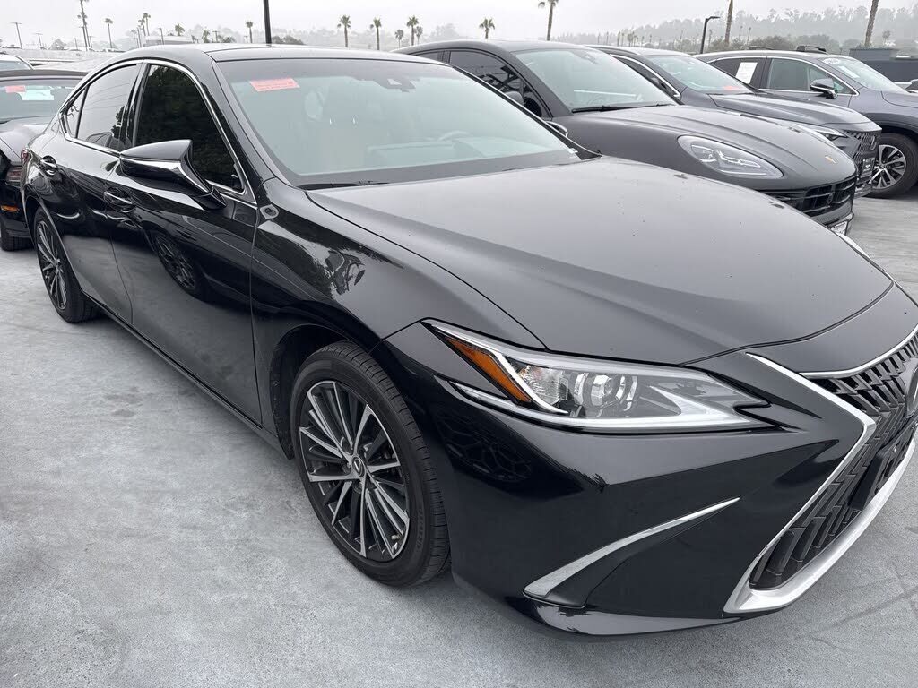 2022 LEXUS ES