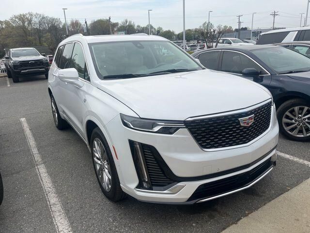2024 CADILLAC XT6