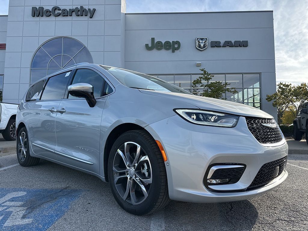 2026 CHRYSLER Pacifica