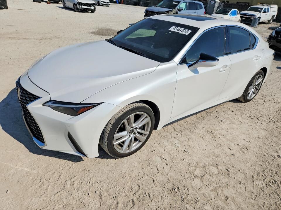 2021 LEXUS IS