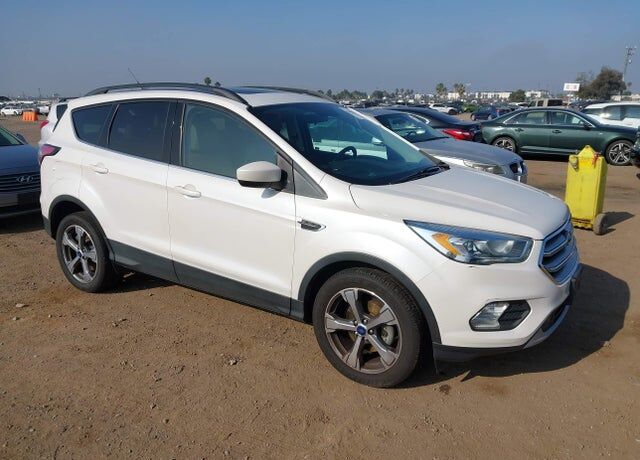 2017 FORD Escape