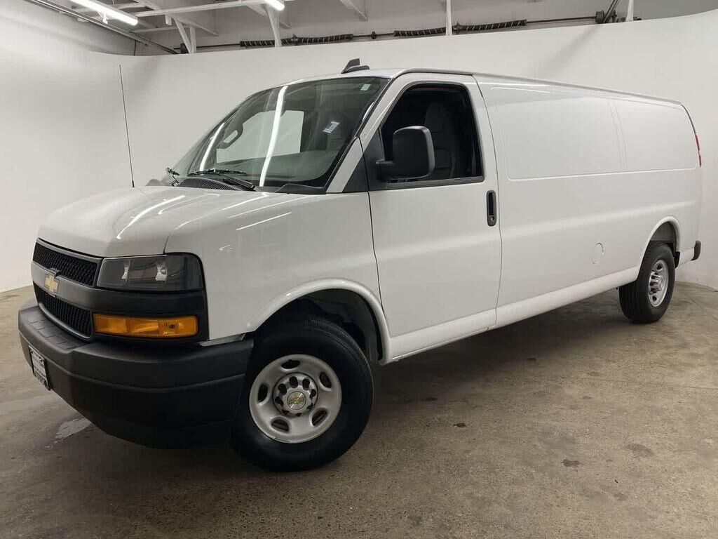 2025 CHEVROLET Express