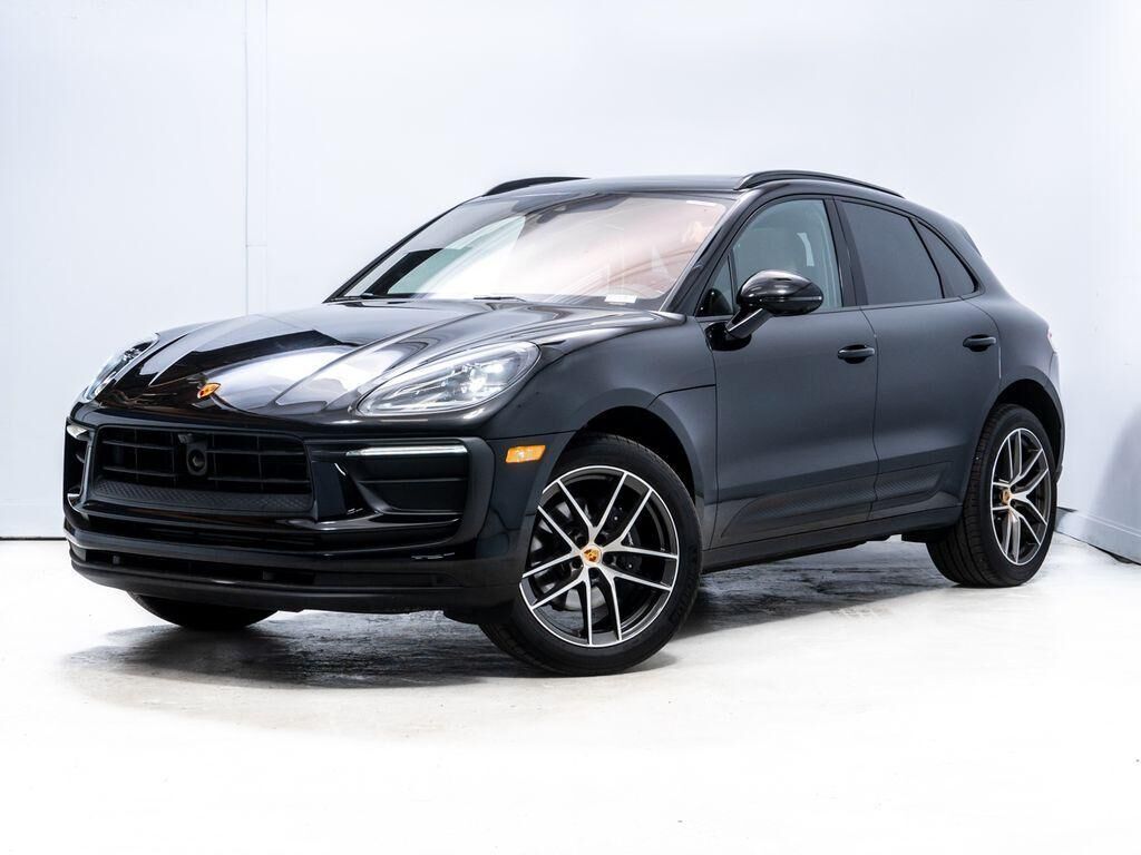 2025 PORSCHE Macan