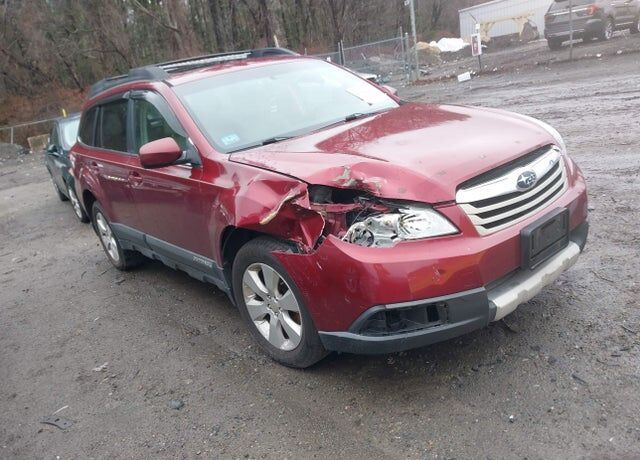 2011 SUBARU Outback
