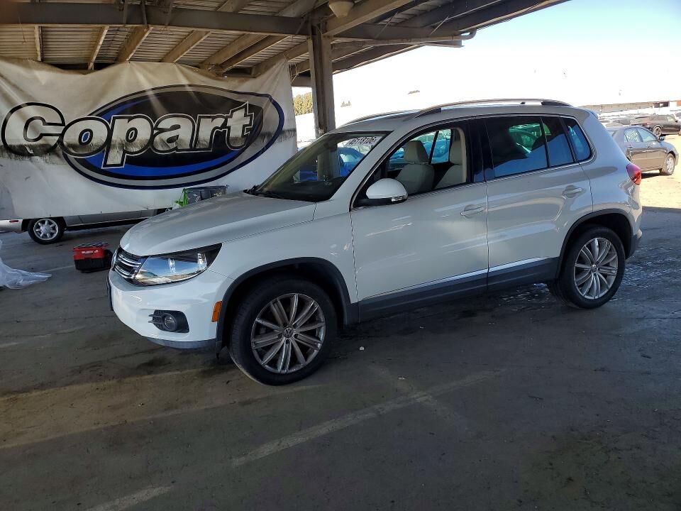 2015 VOLKSWAGEN Tiguan