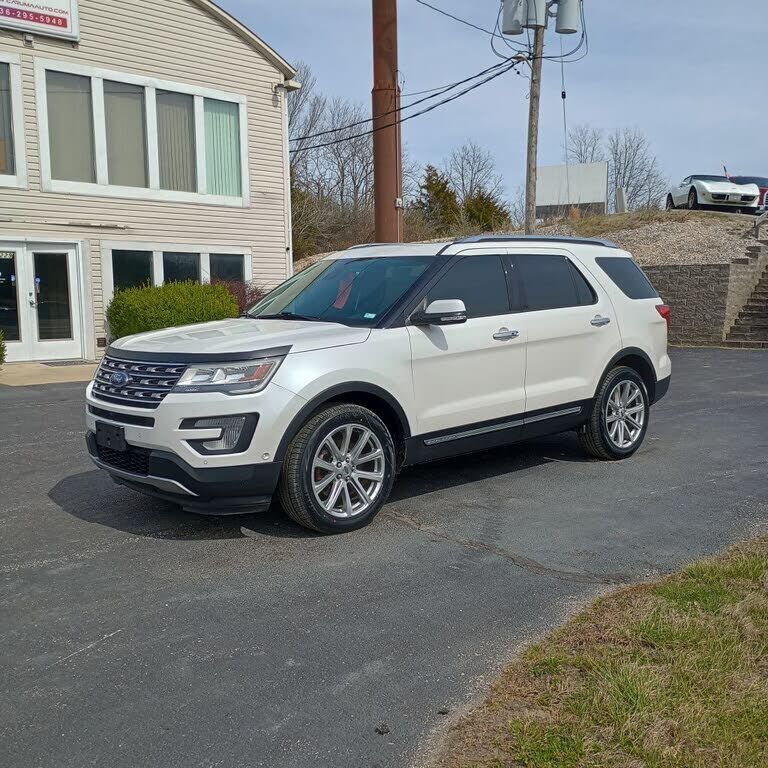2017 FORD Explorer