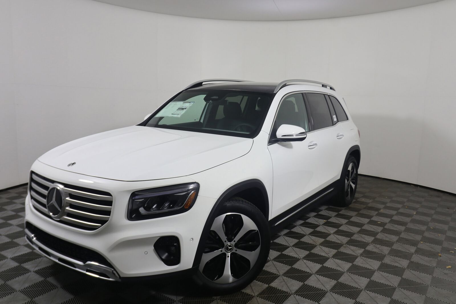 2026 MERCEDES-BENZ GLB-Class