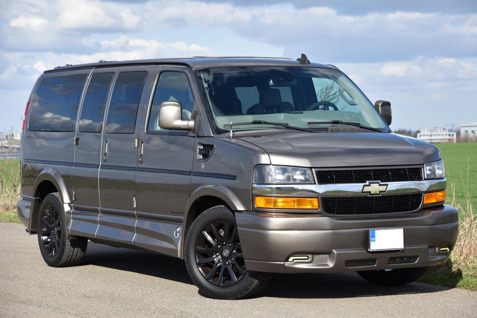 2021 CHEVROLET Express