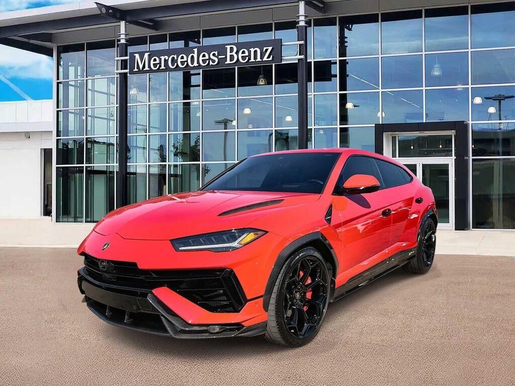 2024 LAMBORGHINI URUS