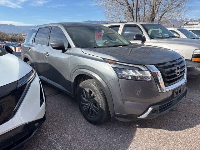 2022 NISSAN Pathfinder