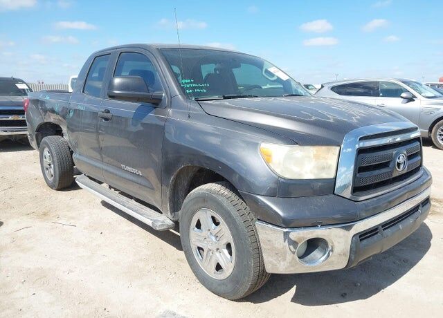 2011 TOYOTA Tundra