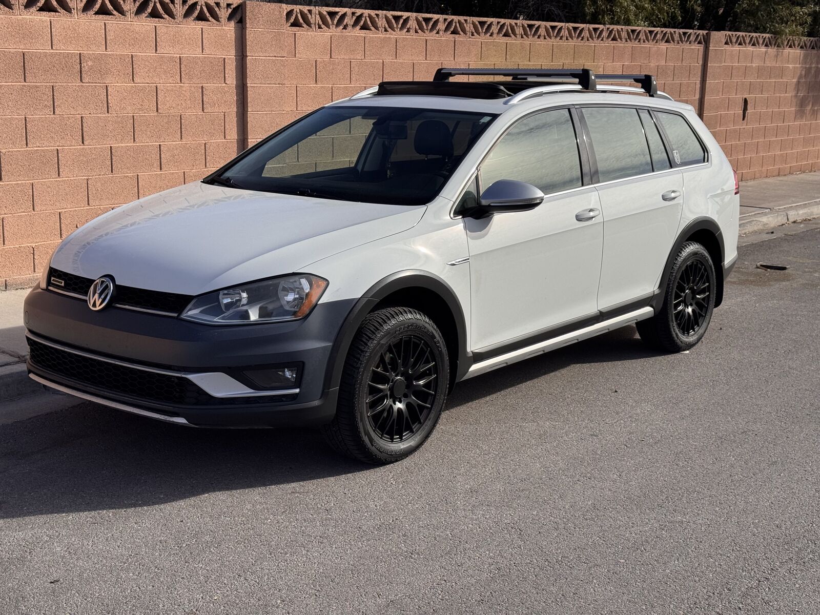 2017 VOLKSWAGEN Golf Alltrack