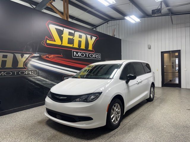 2024 CHRYSLER Voyager