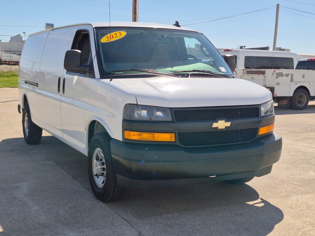 2023 CHEVROLET Express