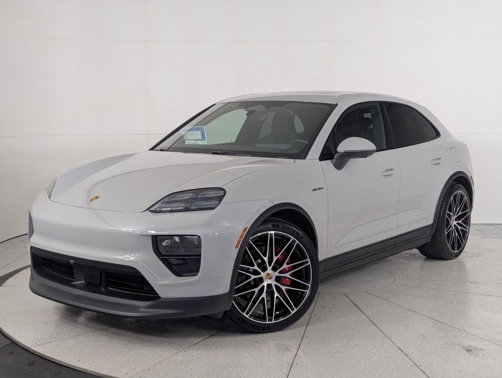 2026 PORSCHE Macan