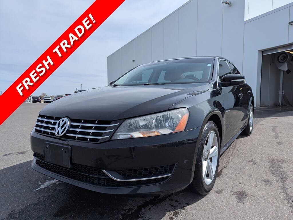 2013 VOLKSWAGEN Passat