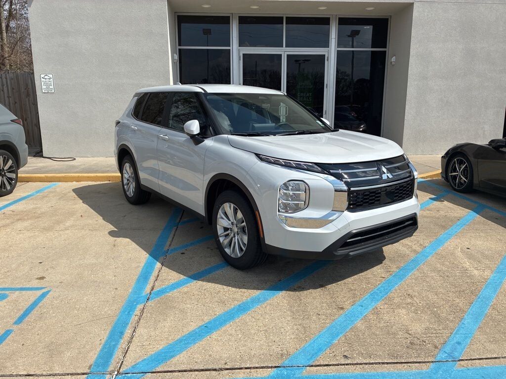 2026 MITSUBISHI Outlander