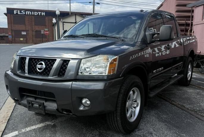 2011 NISSAN Titan