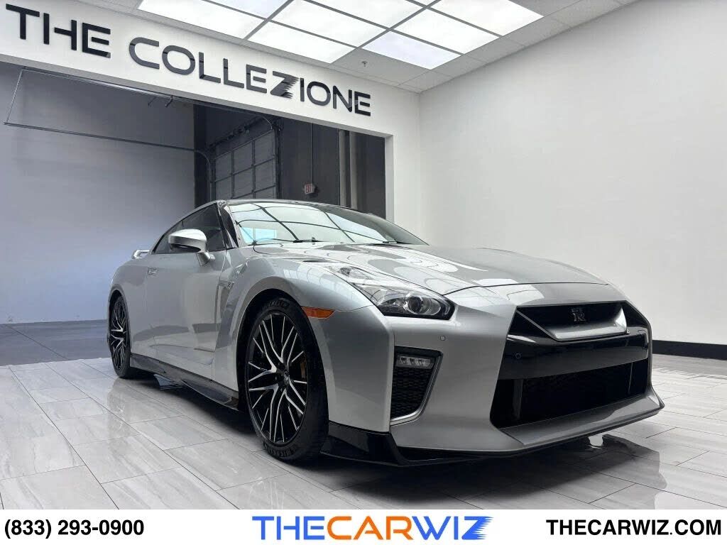 2023 NISSAN GT-R