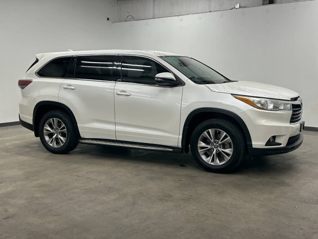 2016 TOYOTA Highlander