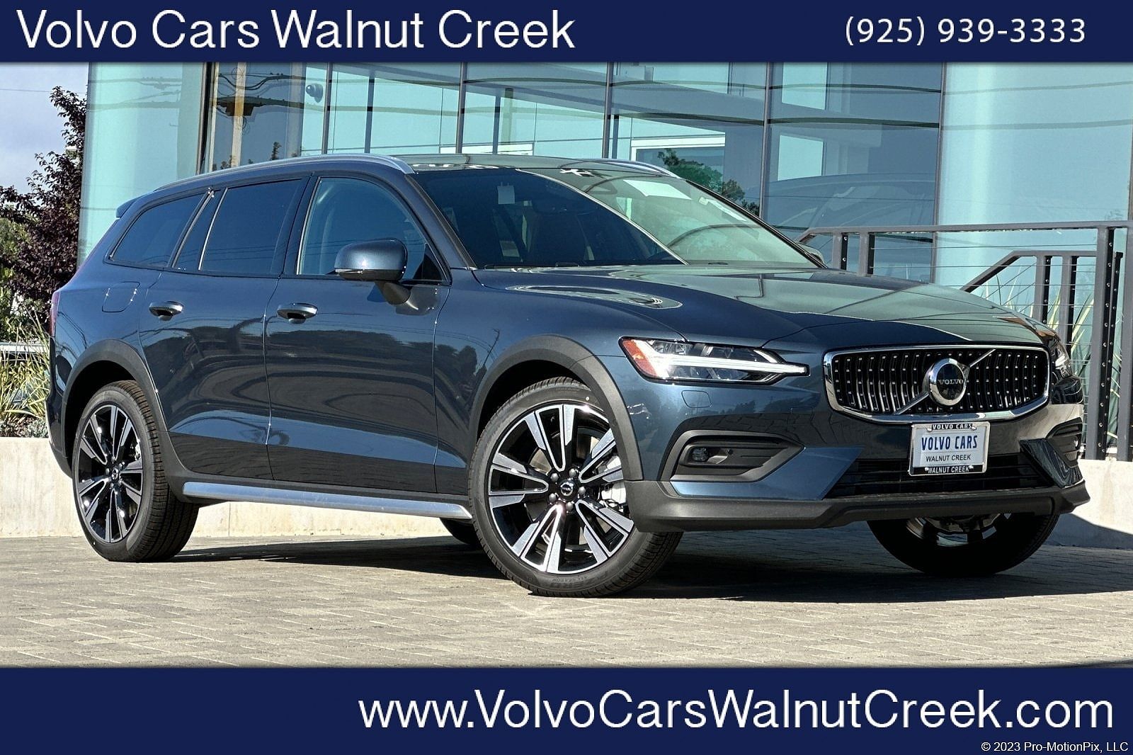 2025 VOLVO V60CC