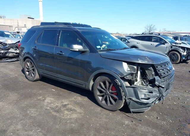 2017 FORD Explorer