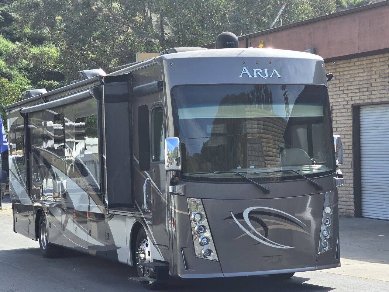 2017 FREIGHTLINER XC-R Raised Rail Rear Engine Motor Home Chassis