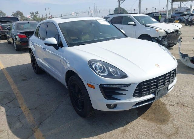 2018 PORSCHE Macan