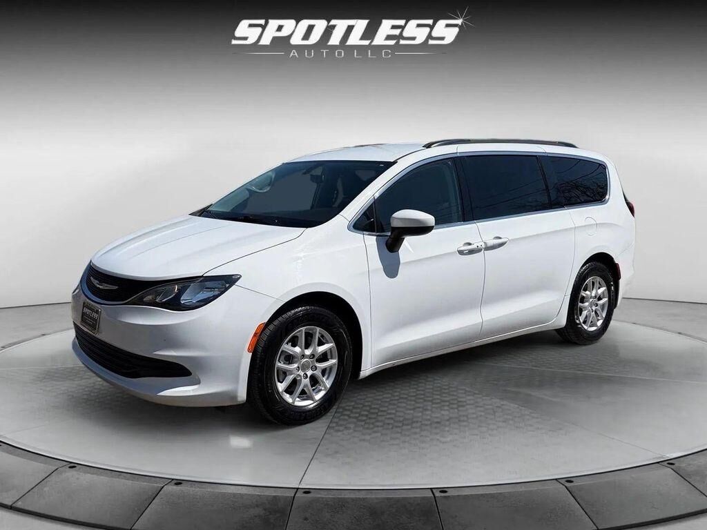 2020 CHRYSLER Voyager