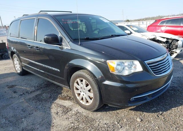2015 CHRYSLER Town and Country